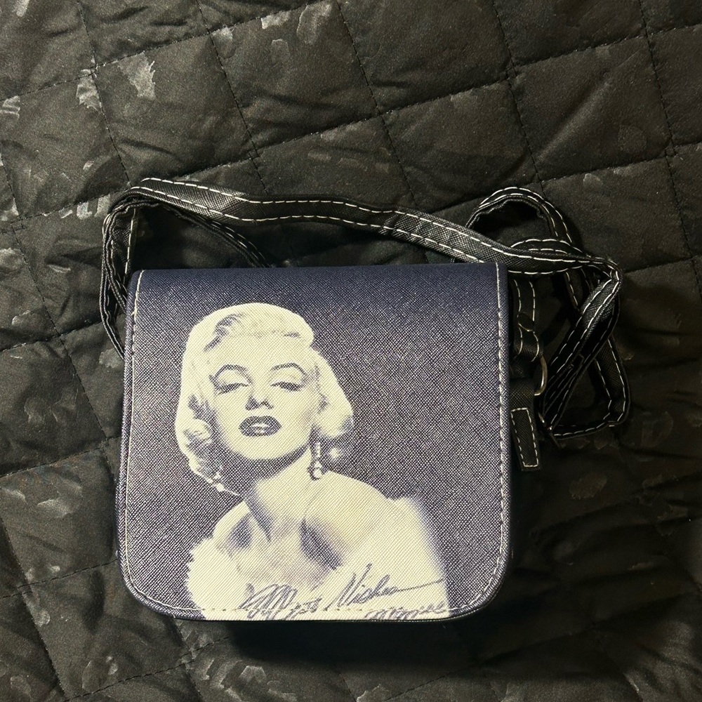Marilyn Monroe Crossbody - Picture 2 of 6